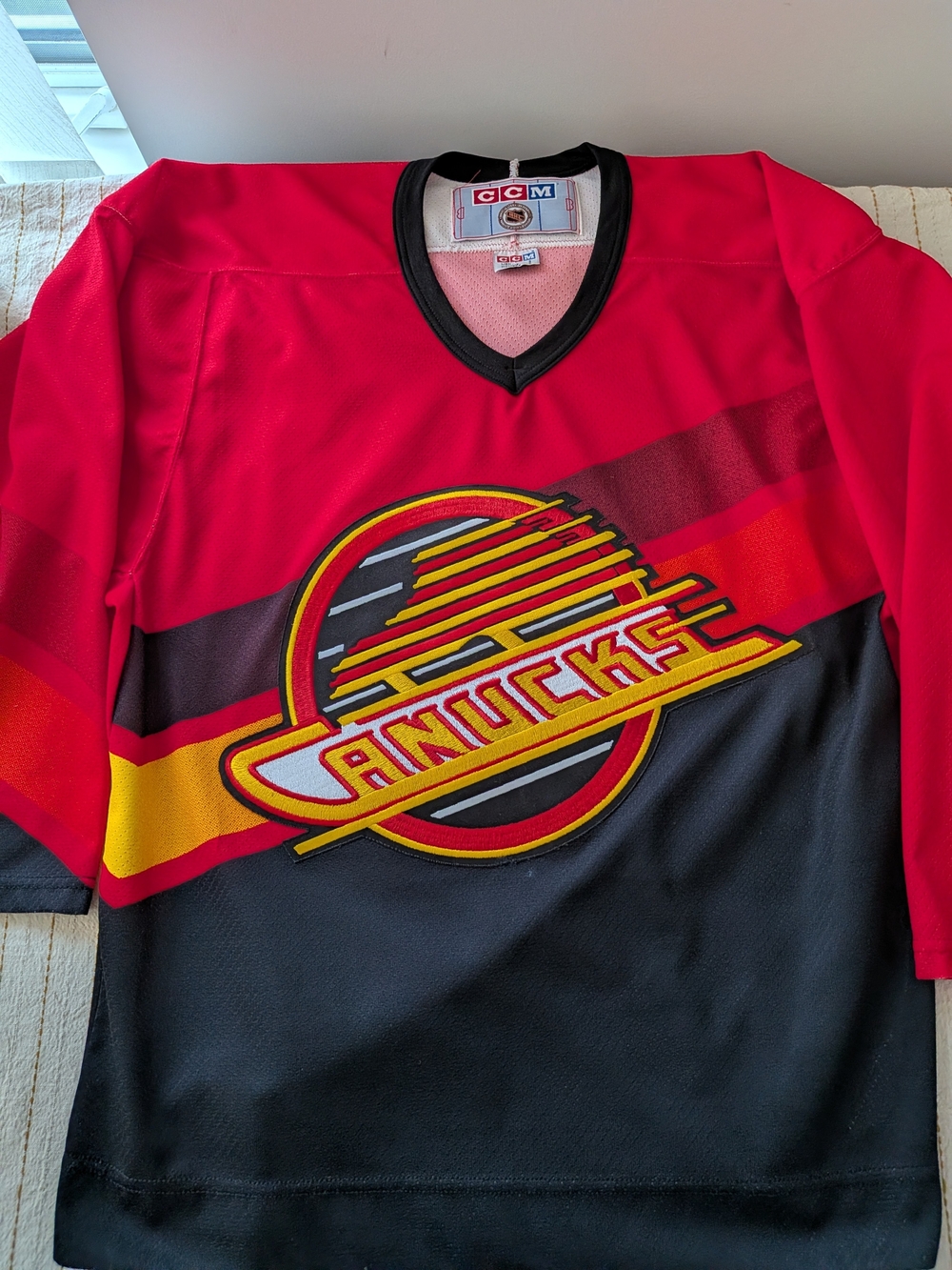 Vancouver Canucks Salmon Gradient Ccm Size Small